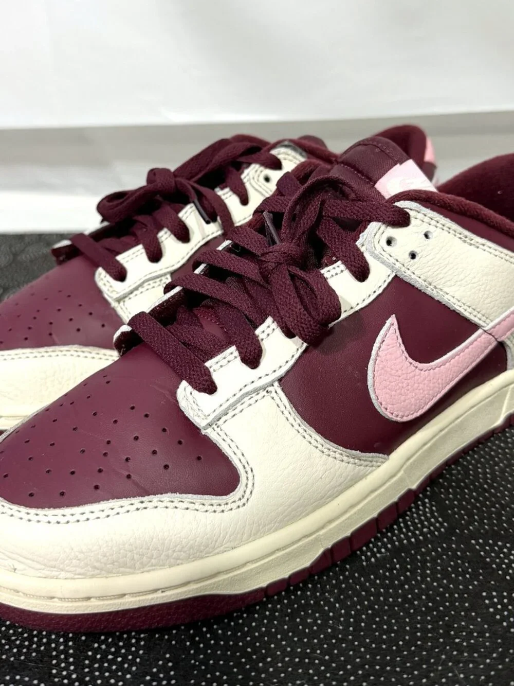 Nike Dunk Low Premium Valentine's Day Burgundy/Pink Men's size 9.5/Women's 11